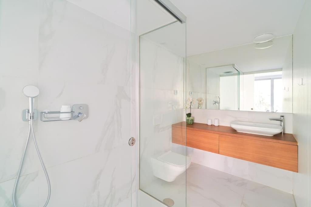 Апартаменти Seaview Splendor 2-Br Luxury, Huge Terrace Фуенхірола Екстер'єр фото